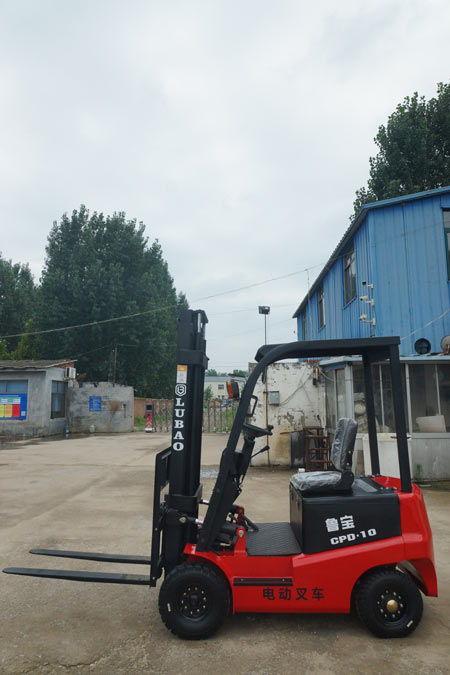 国产电动叉车视频,高效节能，引领物流运输新潮流